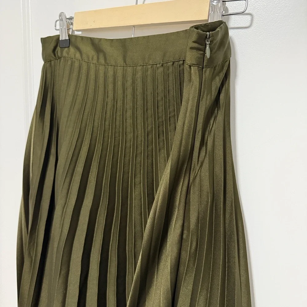 Hallhuber Olive Green Pleated Midi Skirt size EA 40